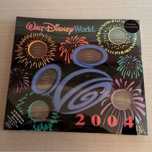 Walt Disney World 2004 Sealed Scrapbook & Starter Kit